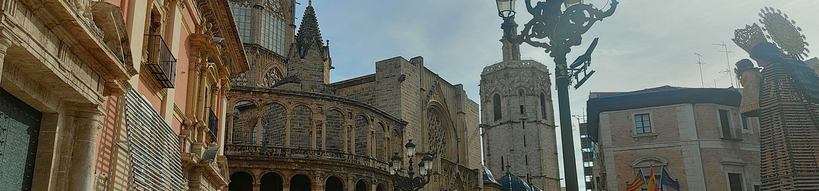 Kathedrale in Barcelona von aussen